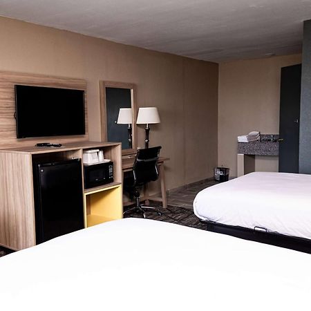 Days-Inn By Wyndham Batesville Ar Экстерьер фото
