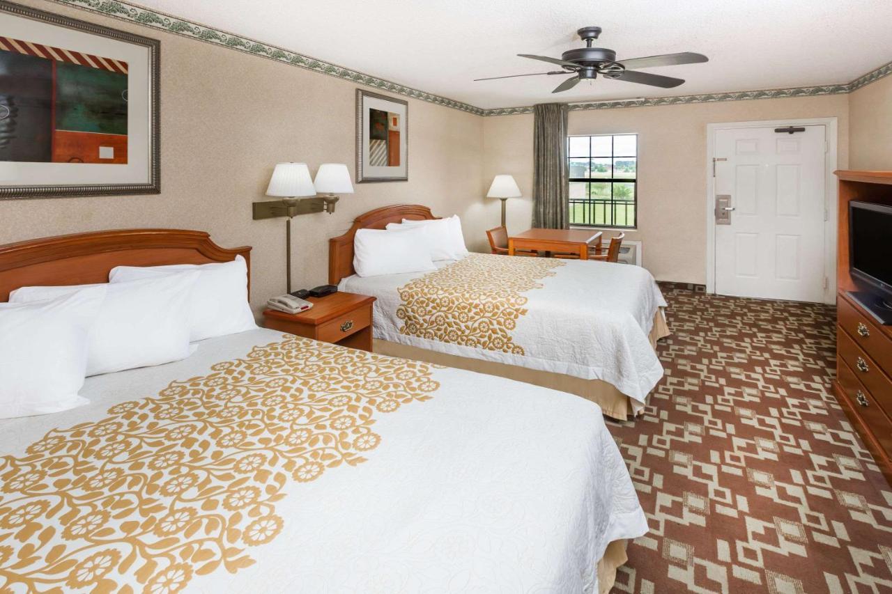 Days-Inn By Wyndham Batesville Ar Экстерьер фото