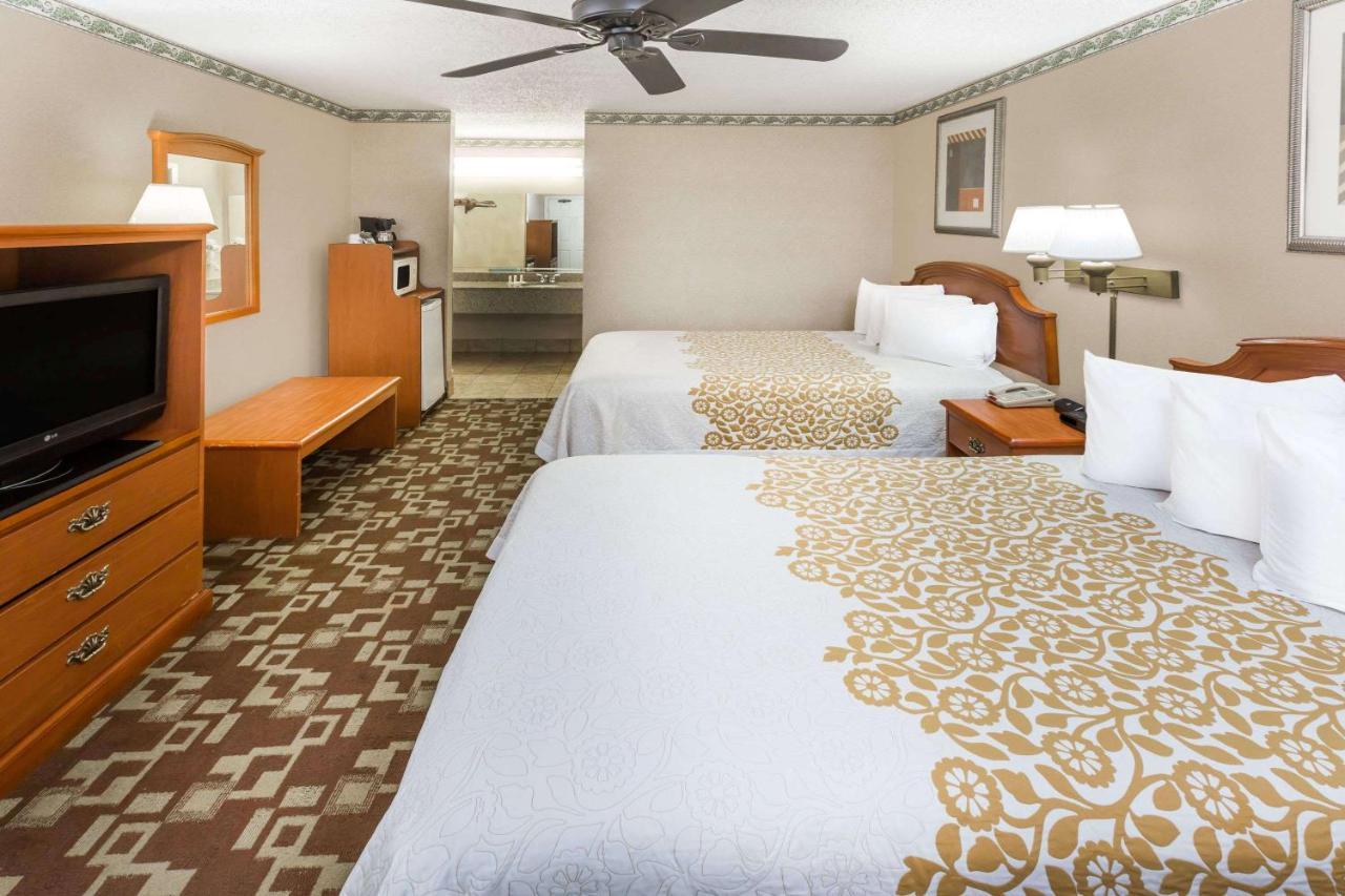 Days-Inn By Wyndham Batesville Ar Экстерьер фото