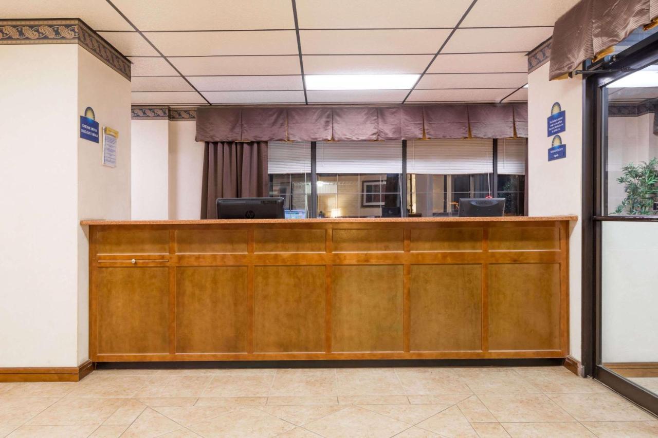 Days-Inn By Wyndham Batesville Ar Экстерьер фото