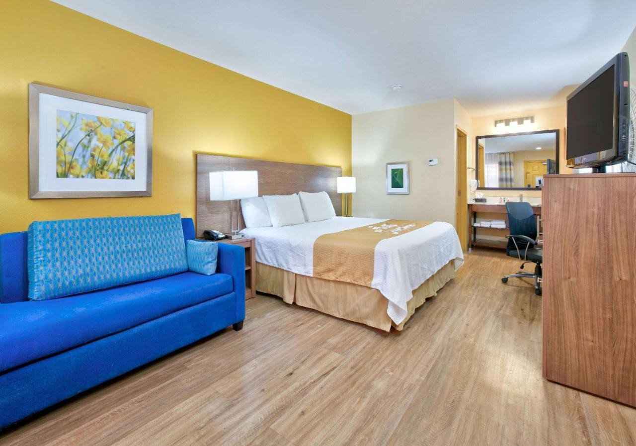 Days-Inn By Wyndham Batesville Ar Экстерьер фото
