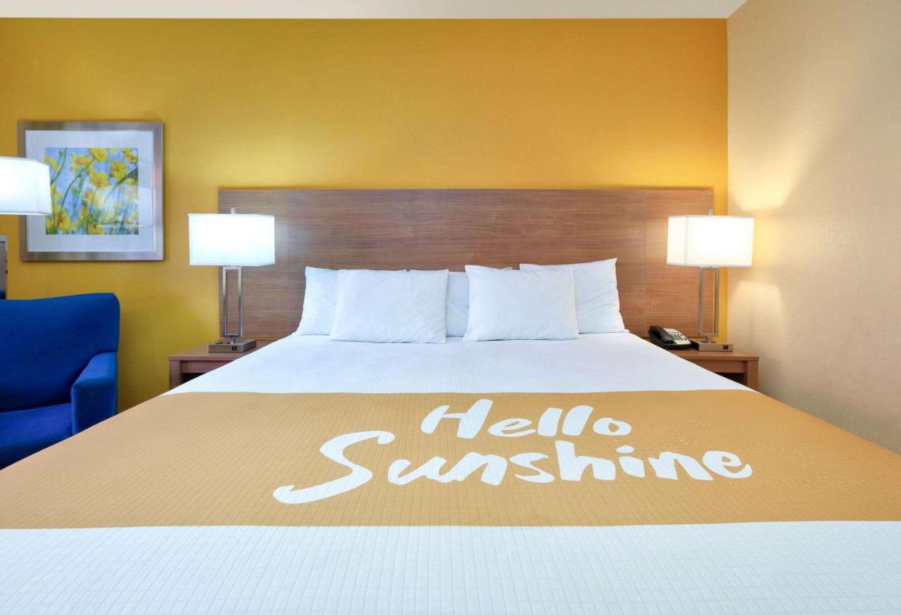 Days-Inn By Wyndham Batesville Ar Экстерьер фото