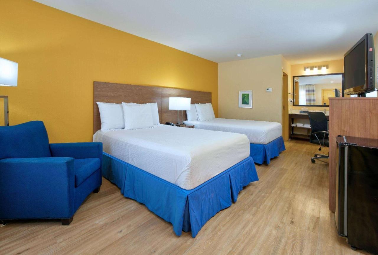 Days-Inn By Wyndham Batesville Ar Экстерьер фото