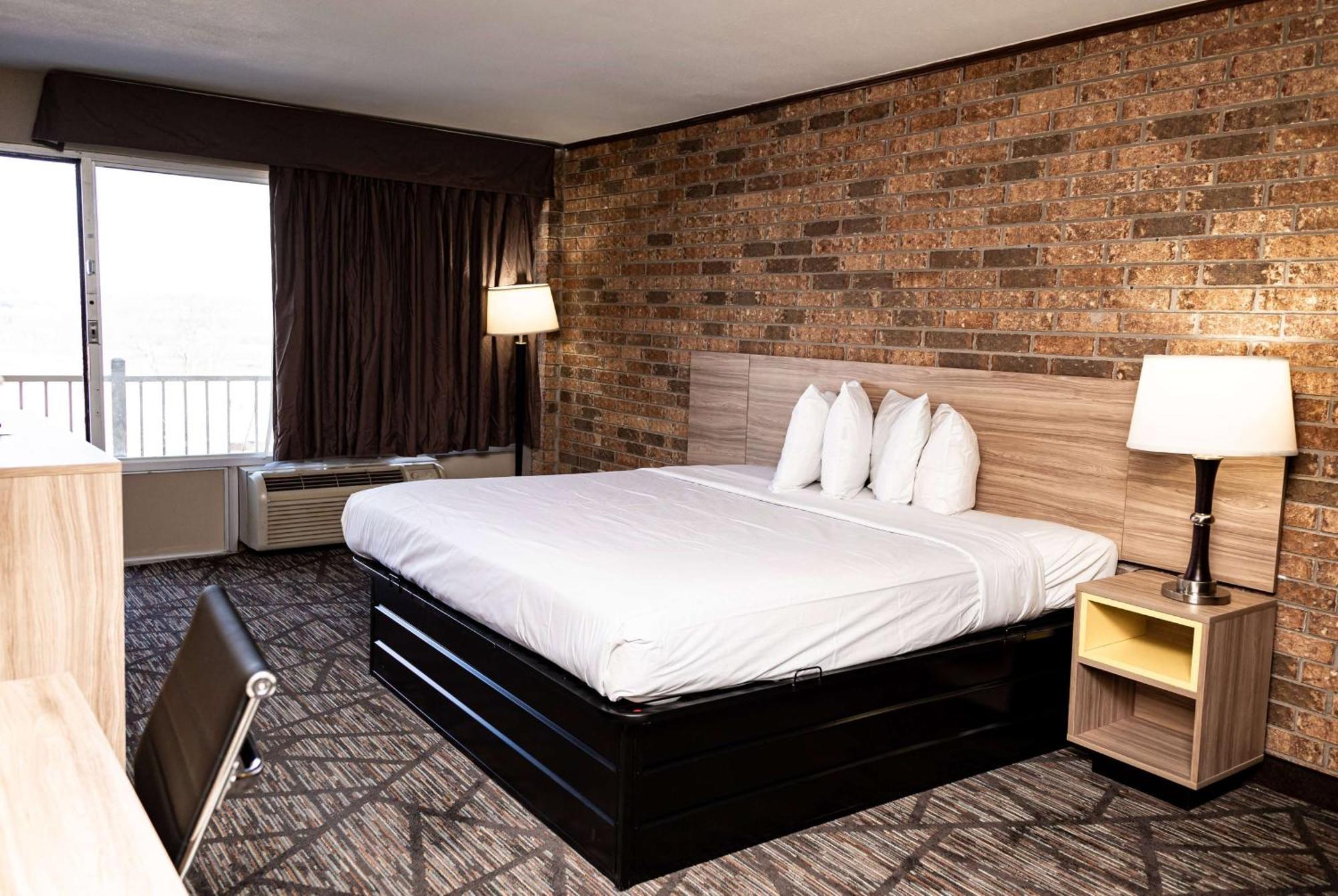 Days-Inn By Wyndham Batesville Ar Экстерьер фото