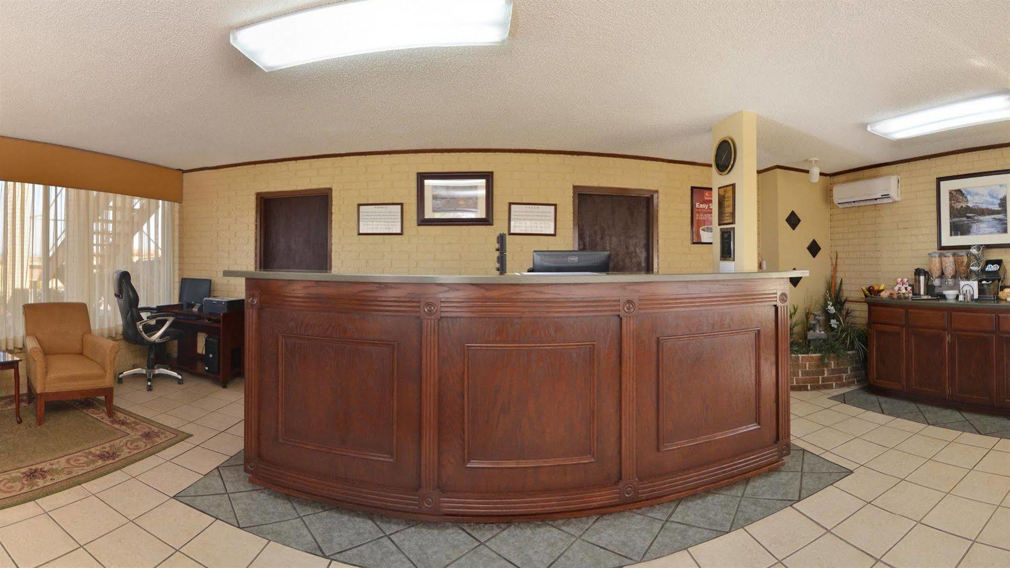 Days-Inn By Wyndham Batesville Ar Экстерьер фото